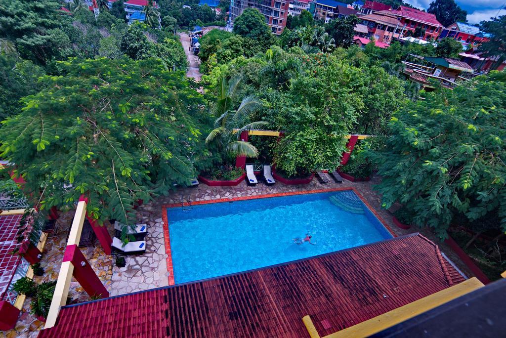 The Harbor Lights Palace Sihanoukville Exterior foto