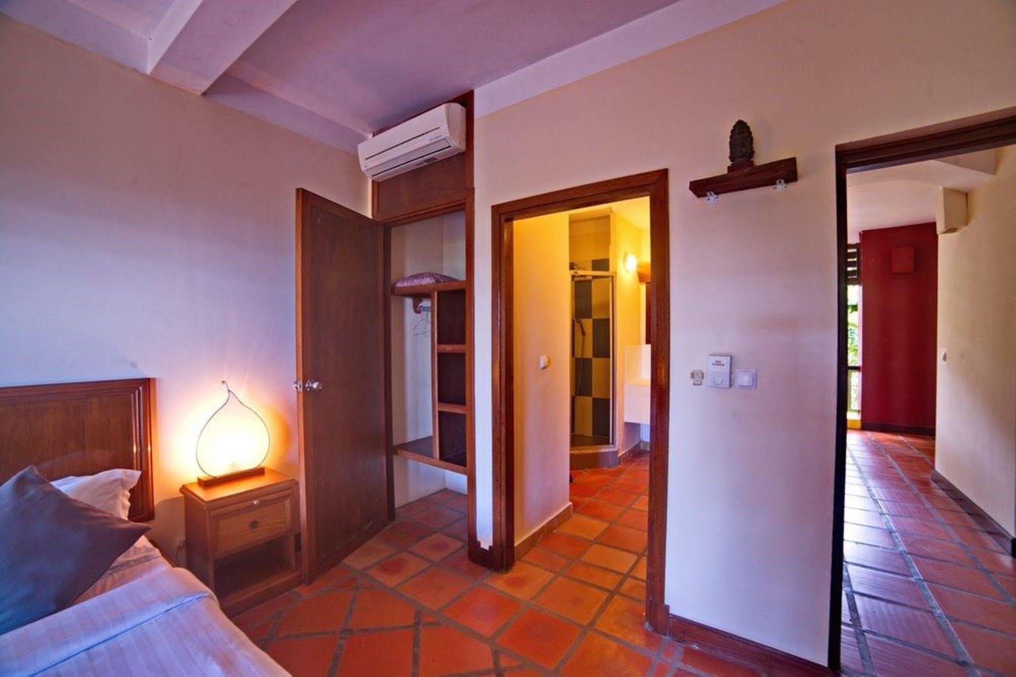 The Harbor Lights Palace Sihanoukville Exterior foto