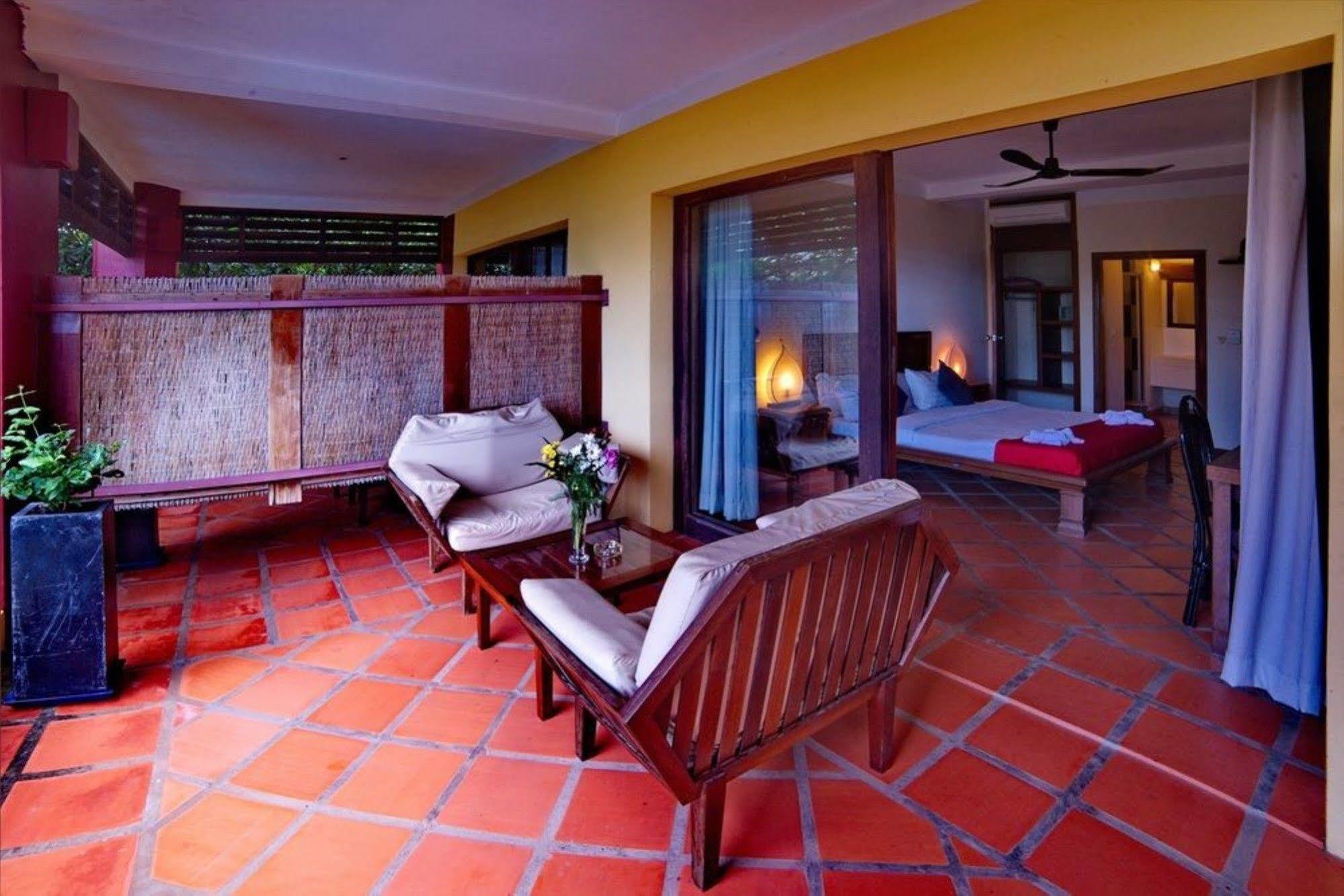 The Harbor Lights Palace Sihanoukville Exterior foto