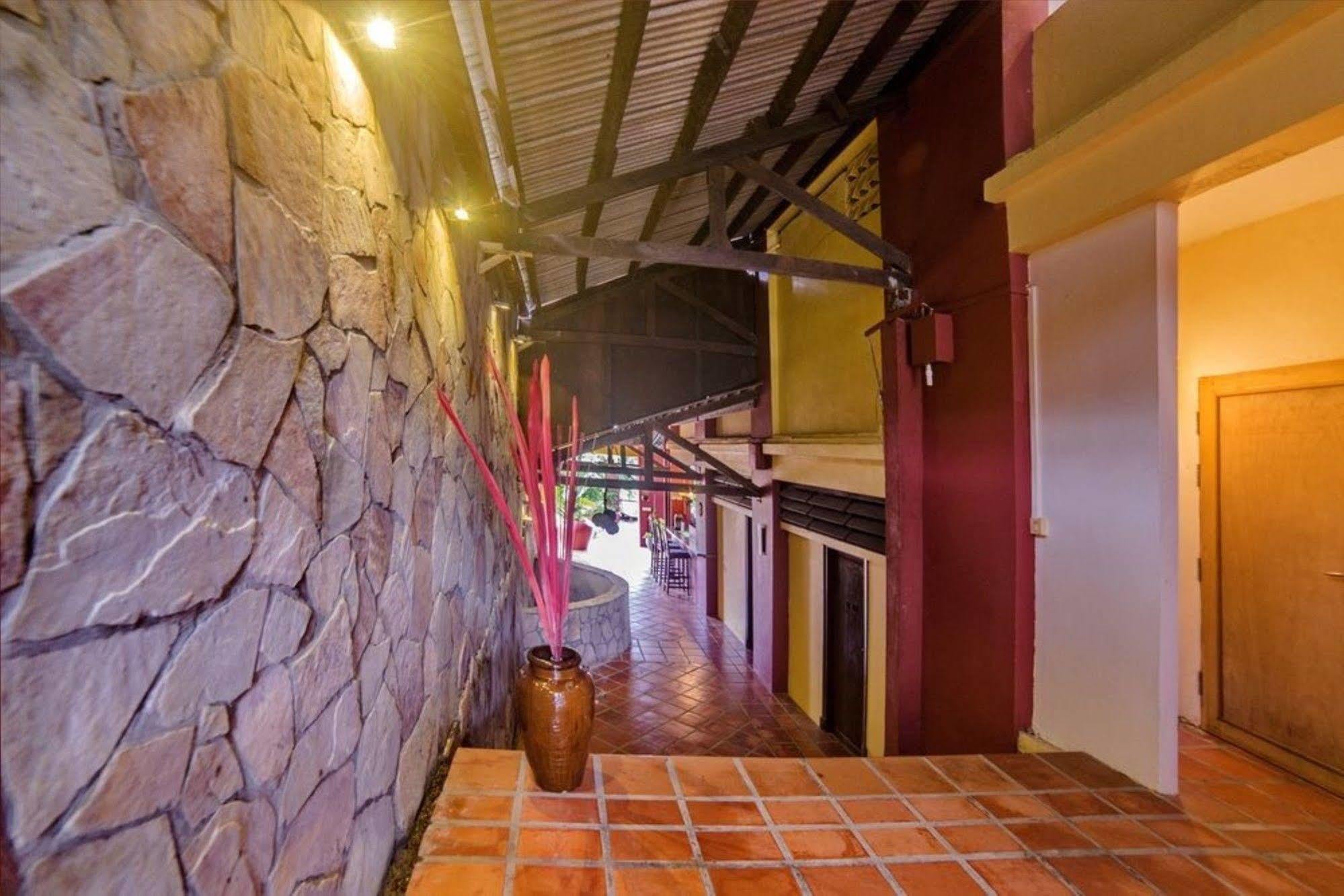 The Harbor Lights Palace Sihanoukville Exterior foto