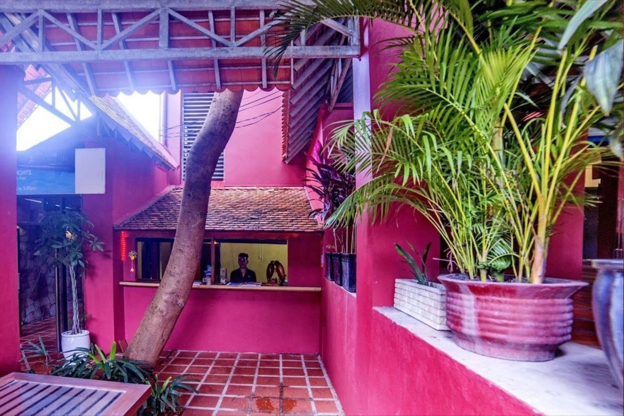 The Harbor Lights Palace Sihanoukville Exterior foto