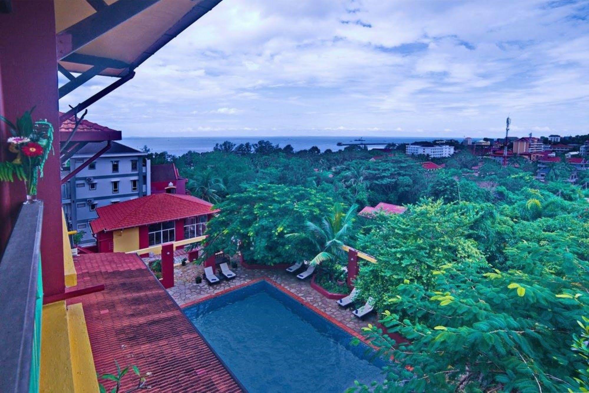 The Harbor Lights Palace Sihanoukville Exterior foto
